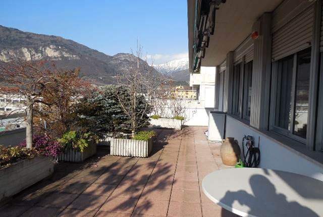 Trento (TN) appartamento piano alto con terrazzo
