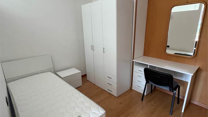 Trento, posto letto per studentessa. 