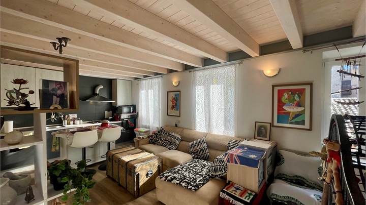 NAGO (TN) TRILOCALE RISTRUTTURATO NEL CENTRO STORICO