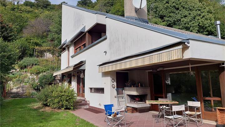 ROMAGNO (TN) VILLA CON DUE APPARTAMENTI