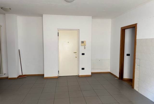 Appartamento due stanze con garage e posto auto 