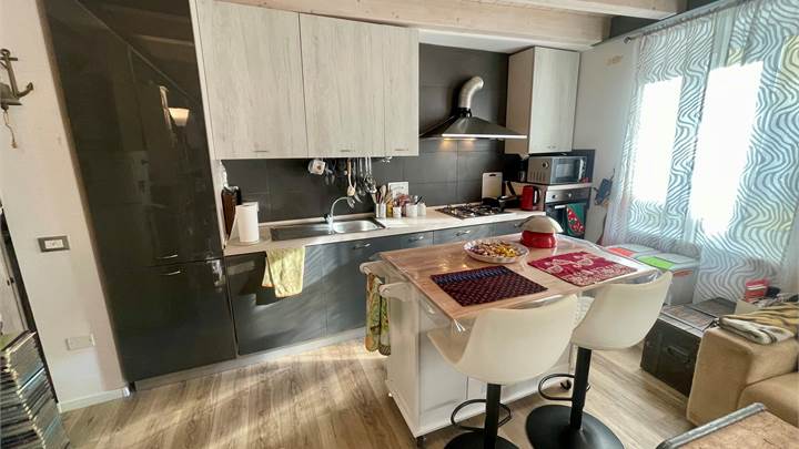 NAGO (TN) TRILOCALE RISTRUTTURATO NEL CENTRO STORICO