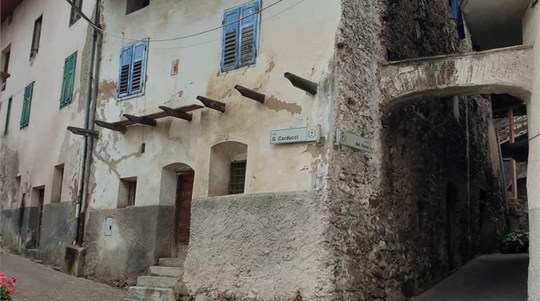 Porzione di casa da ristrutturare-Albiano (TN) 