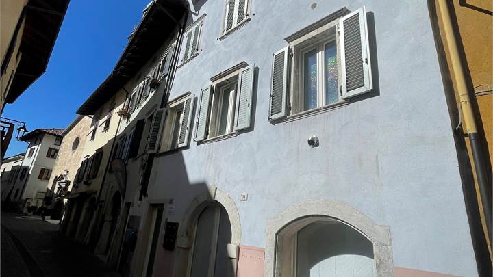 NAGO CENTRO (TN) TRILOCALE RISTRUTTURATO 