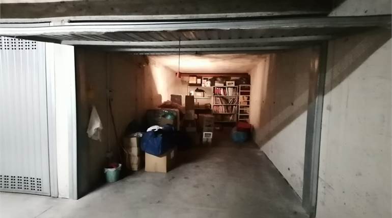 Trento, ampio garage